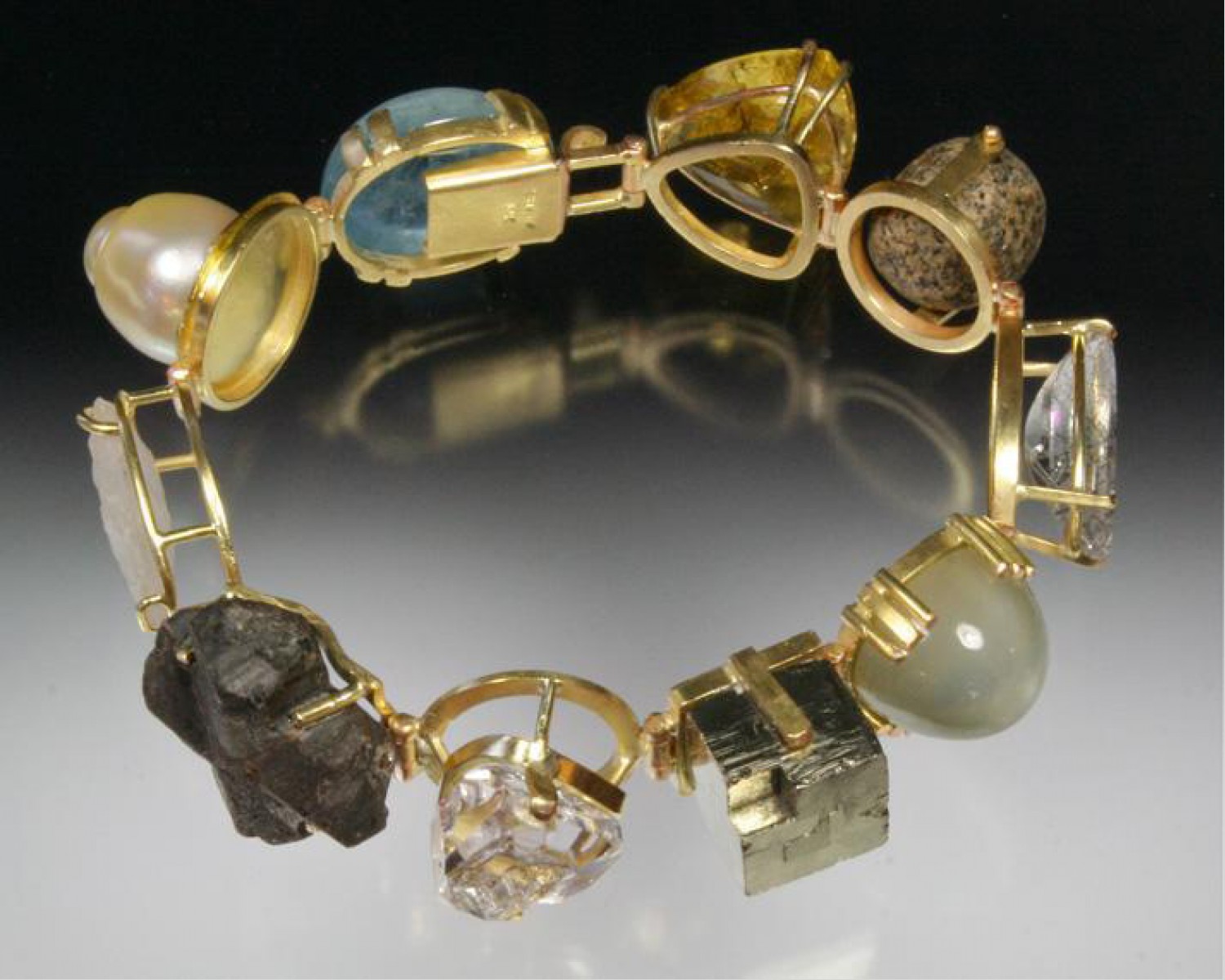 Mini Bead Lapis Lazuli Bracelet - Protection & Truth - Minera Emporium  Crystal & Mineral Shop