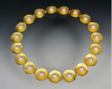 Pearl disc necklace