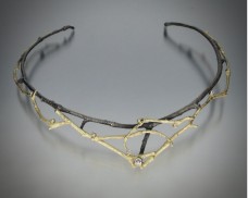 Twig neckpiece with diamonds