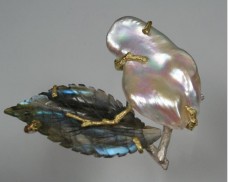 Leaf and pearl brooch