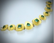 Emerald disc bracelet