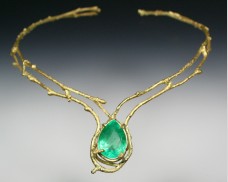 Twig collar with emerald