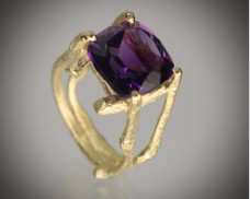 Twig ring with amethyst