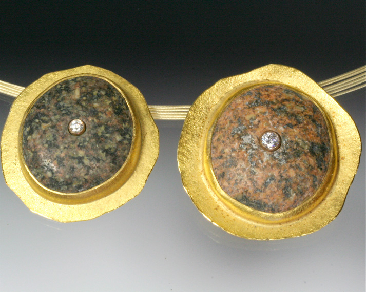 Convex disc pendant with granite